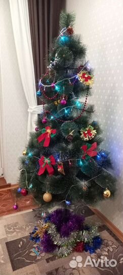 Елка искусственная 180 см с шишками