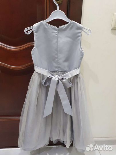 Нарядное платье для девочки 134см