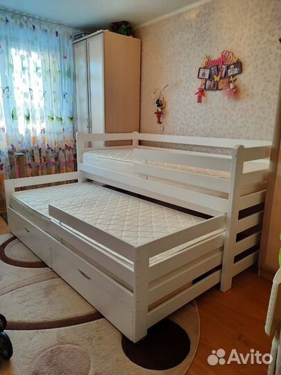 Выдвижная двухярусная кровать