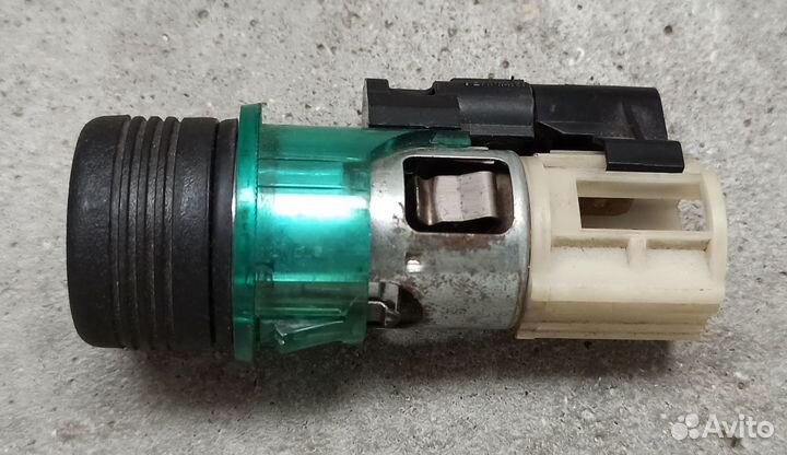 Прикуриватель/дополнительная розетка