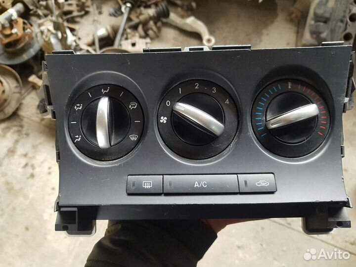 Блок управления кондиционера Mazda 3 BL