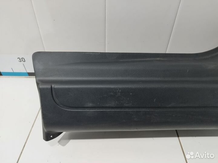 Обшивка двери багажника Discovery III 2004-2009