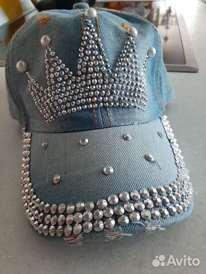 Женская бейсболка со стразами