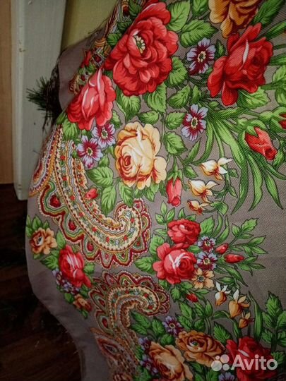 Платок с цветами павловопосад