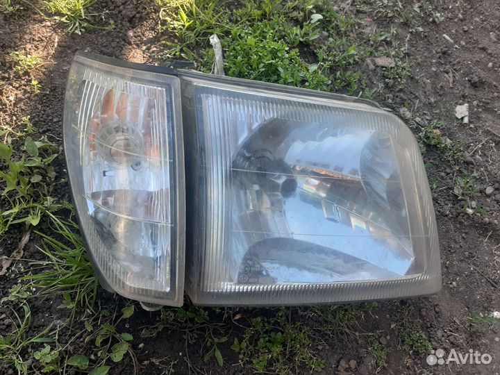 Фара на авто