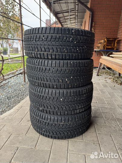 Dunlop SP Winter Ice 01 215/55 R16 97T