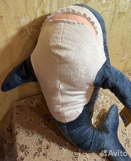 Мягкая плюшевая игрушка-подушка акула с биркой