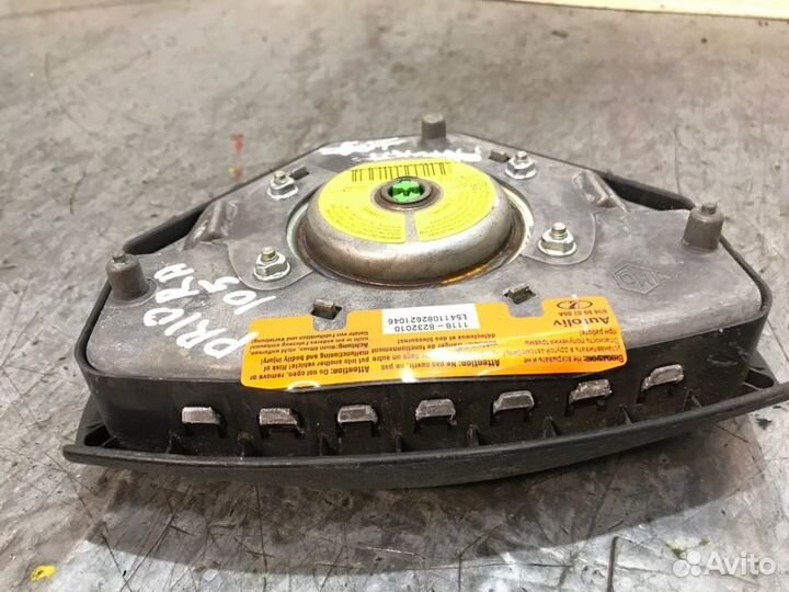 Подушка безопасности в рулевое колесо передняя