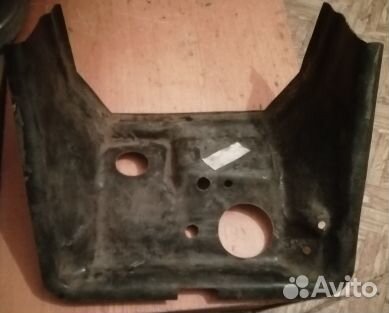 Кожух топливного бака на снегоход Рысь