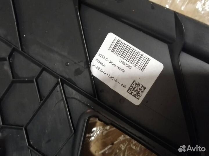 Обшивка стойки задняя верхняя левая Mercedes-Benz