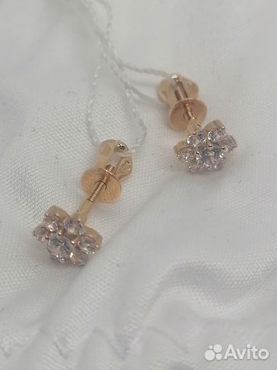 Золотые серьги с камнем