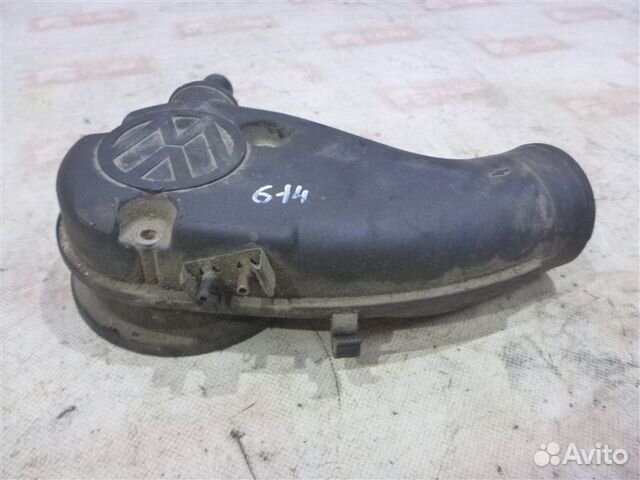 Корпус воздушного фильтра Volkswagen Passat B3 1F