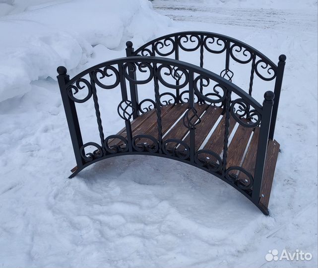 Кованый мостик для сада