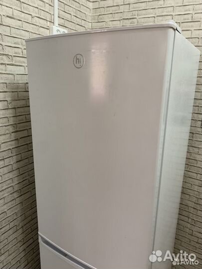 Продается холодильник hi бу