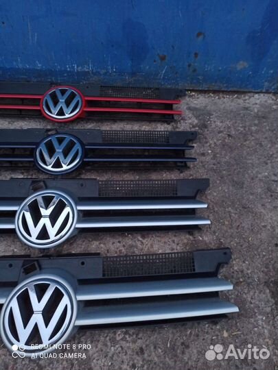 Гольф 4 Решетка радиатора оригинал