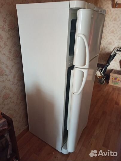 Холодильник бу Indesit