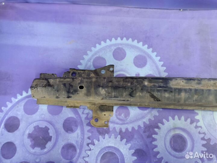 Усилитель бампера переднего Volkswagen Bora