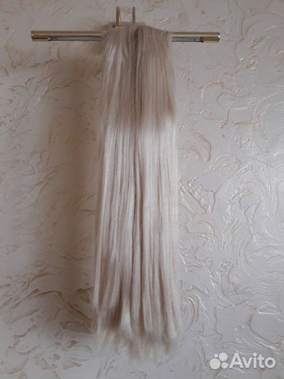 Волос на заколках