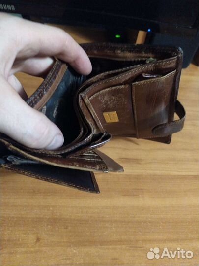 Мужское кожаное портмоне