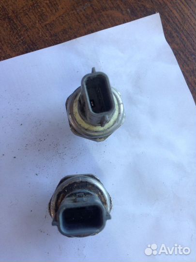 Датчик температуры масла Nissan Qashqai J11