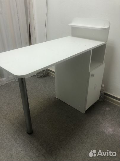 Маникюрный стол бу