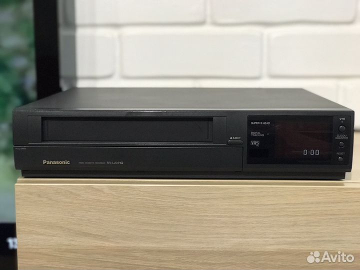 Видеомагнитофон panasonic NV L 20 HQ (VHS)