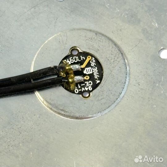 Кнопка включения со шлейфом iMac 21 A1311