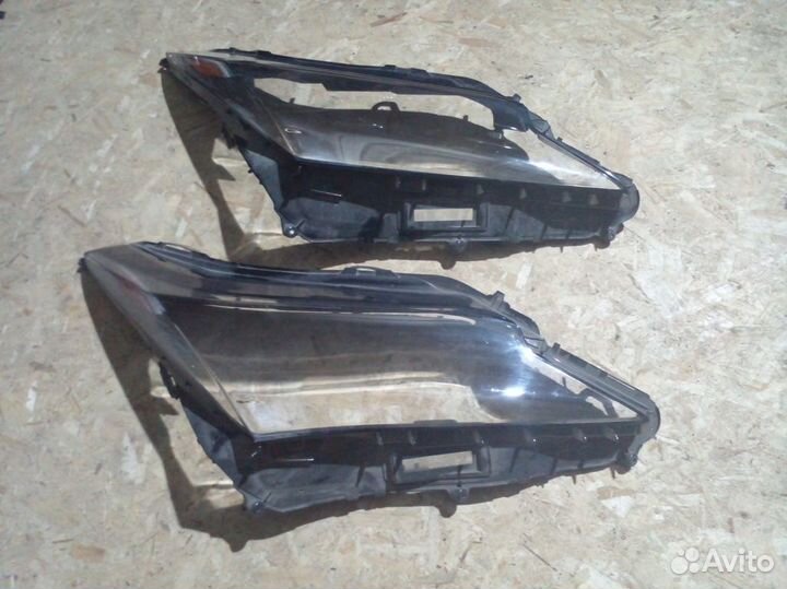 Стекло правой фары Lexus NX 2016 год