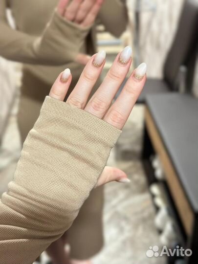 Базовое платье с разрезом