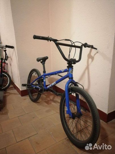 Трюковой велосипед BMX