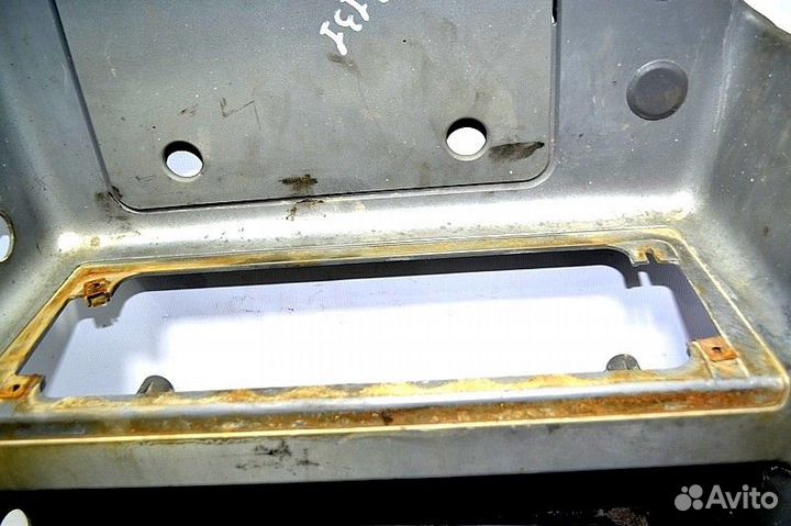 Корпус нижней подножки пластиковый, левый mercedes