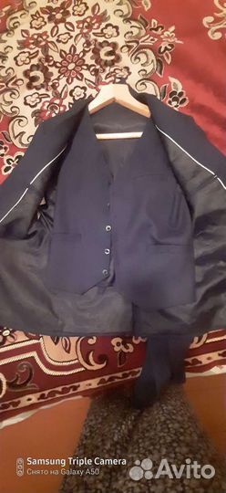 Костюм тройка