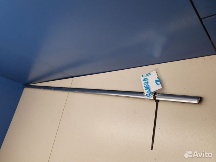 Молдинг стекла передней левой двери Skoda Superb 3T 2008-2015