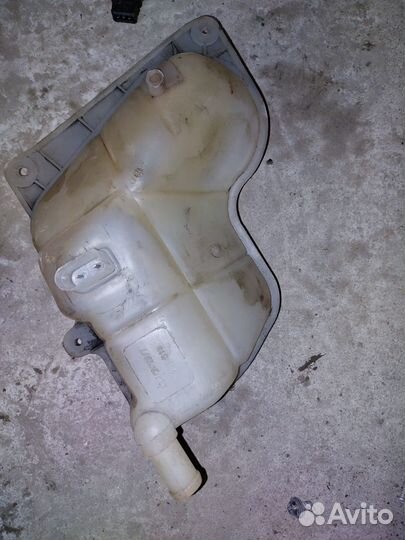 Бачок расширительный Volkswagen Passat B5