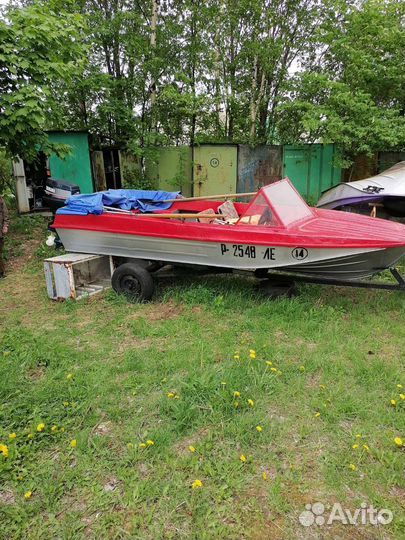 Катер с мотором