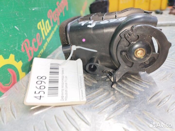 Дефлектор воздуховода правый Mitsubishi Lancer 9