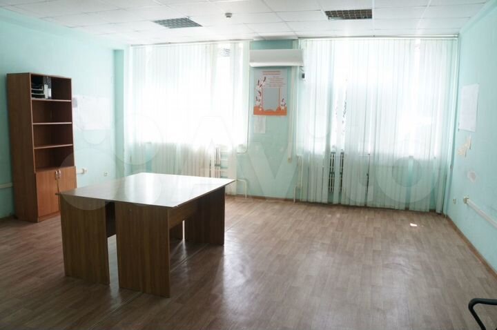 Офисные помещения, 300 м²