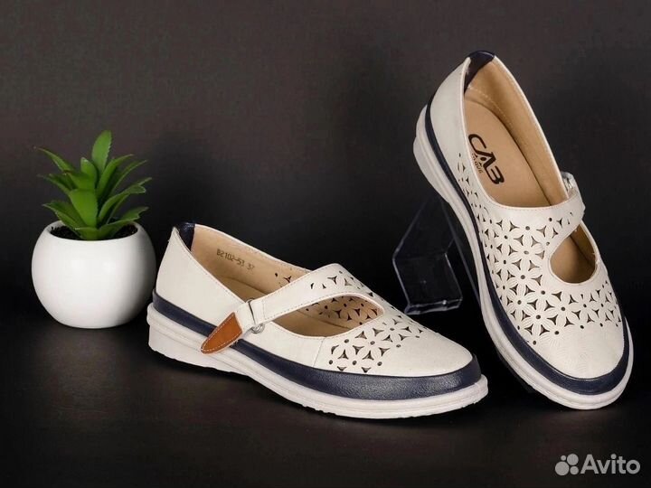 Продам босоножки