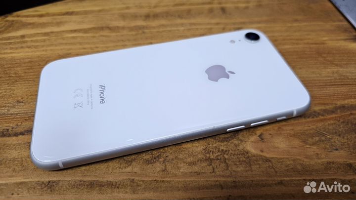 iPhone Xr, 64 ГБ