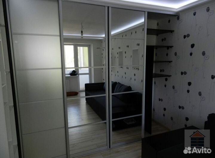 Распашной шкаф