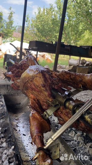 Ягненок запечённый На Вертеле