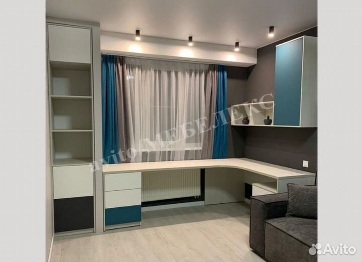 Рабочая зона у окна