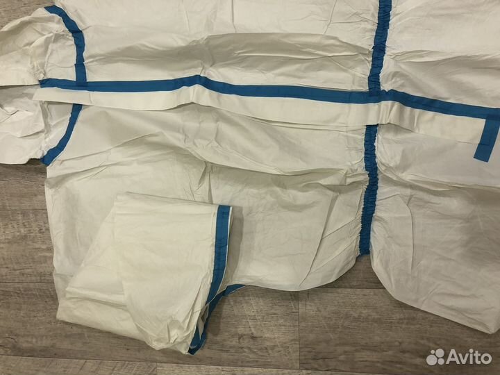 Защитный костюм