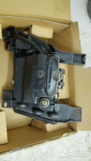 Противотуманная фара mazda 323