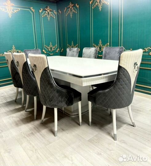 В наличии стол