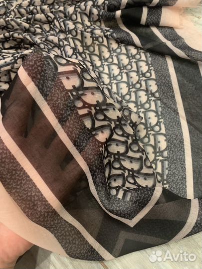 Воздушный платок шаль Dior розовый тонкий