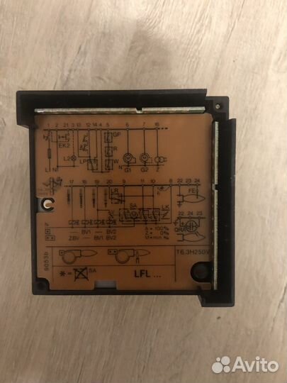 Блок управления горелки Siemens LFL 1.333 serie 02