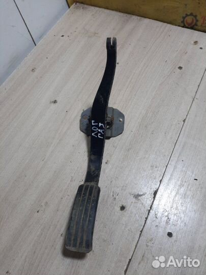Педаль газа Renault Logan седан 1 2011