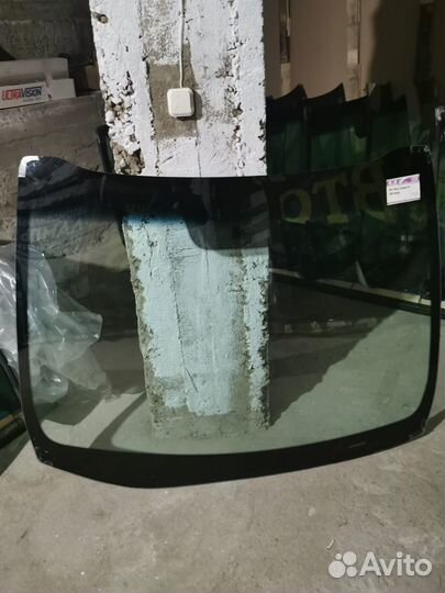 Лобовое стекло Kia Ceed 2012 с защитной полосой
