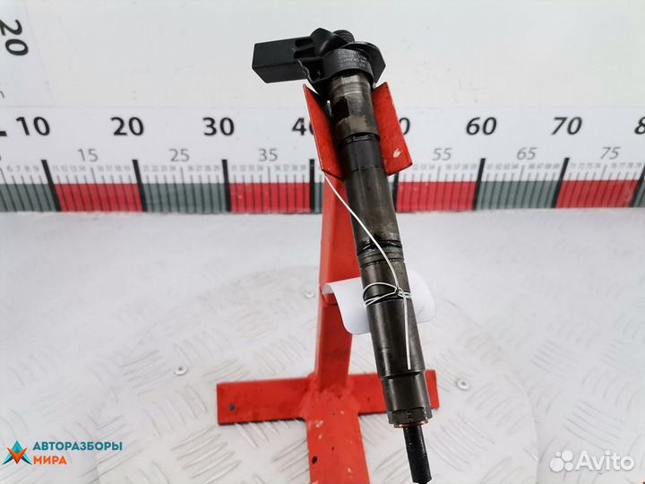 Форсунка Volkswagen Golf 5 2009 03L130277